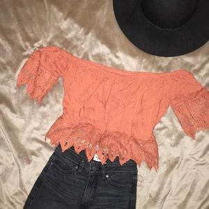🚨SOLD🚨 off the shoulder Crop top